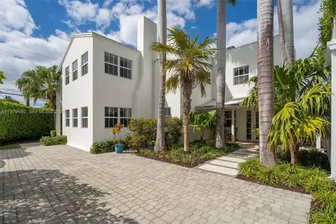 $3,590,000 | 707 West 54th Street, Miami Beach, FL 33140