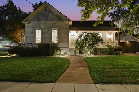 $1,149,999 | 194 4th Street, Gilroy, CA 95020