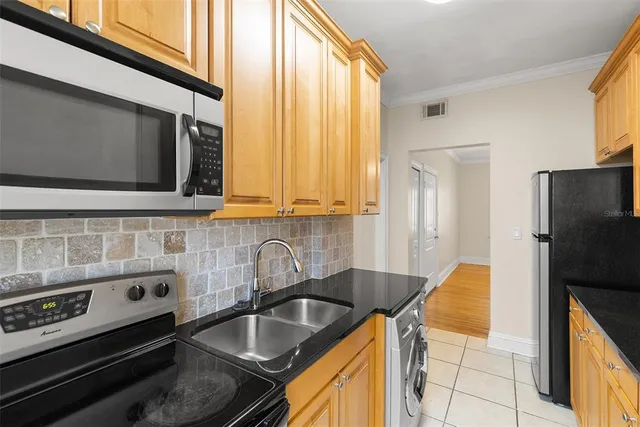 $1,645 | 2117 West Dekle Avenue, Unit B1, Tampa, FL 33606