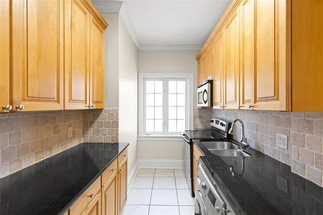 $1,645 | 2117 West Dekle Avenue, Unit B1, Tampa, FL 33606