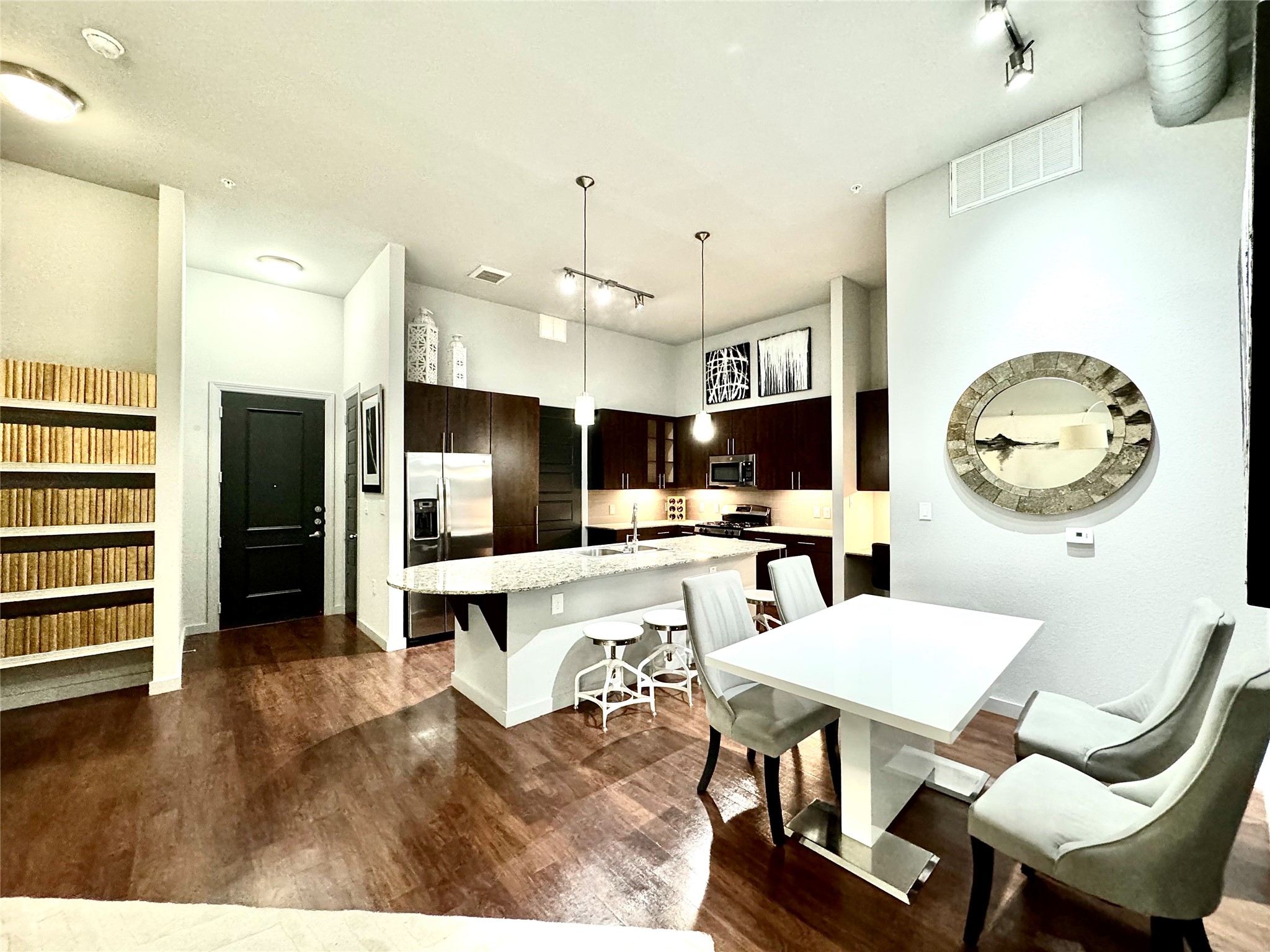 2525 McCue Road, Unit 249 Houston, TX 77056 - Photo 3 of 21