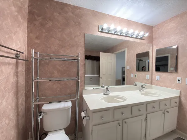 $2,400 | 6918 Springcrest Court, Sugar Land, TX 77479