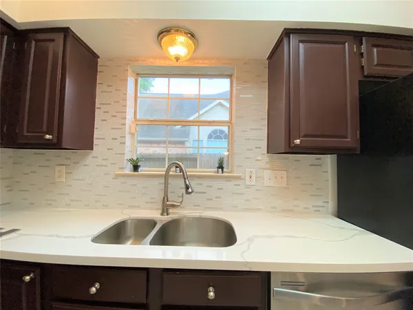$2,400 | 6918 Springcrest Court, Sugar Land, TX 77479