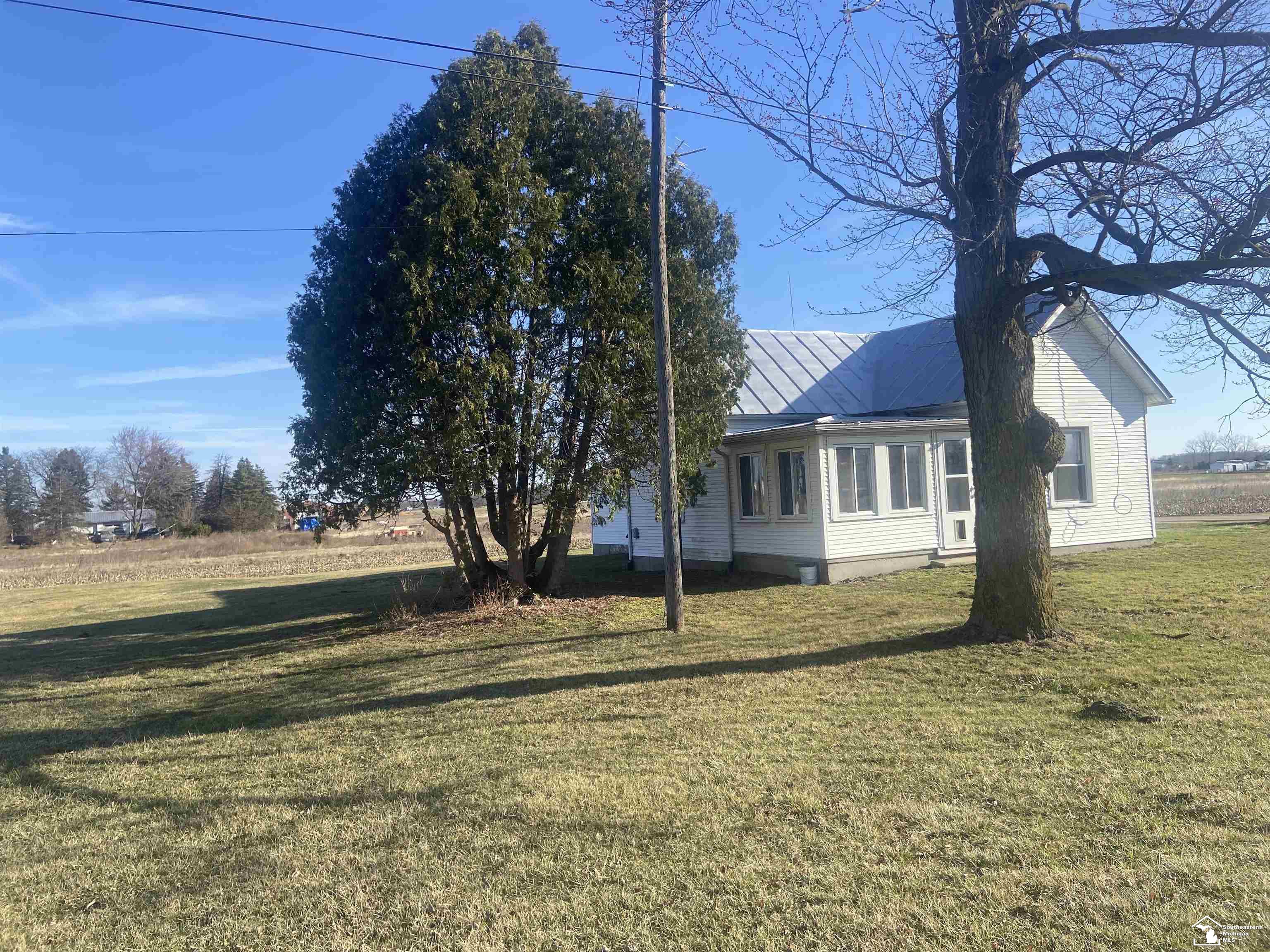 2438 West Sigler Road Carleton, MI 48117 - Photo 5 of 15