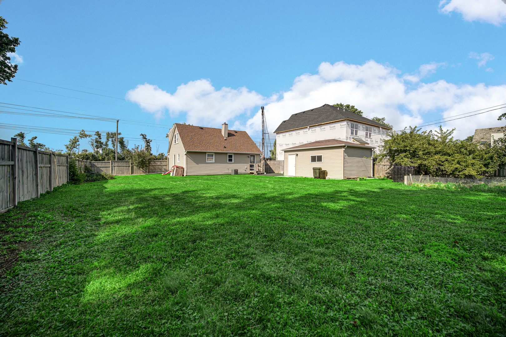 25W277 Doris Avenue Carol Stream, IL 60188 - Photo 19 of 27 a house view with a garden space