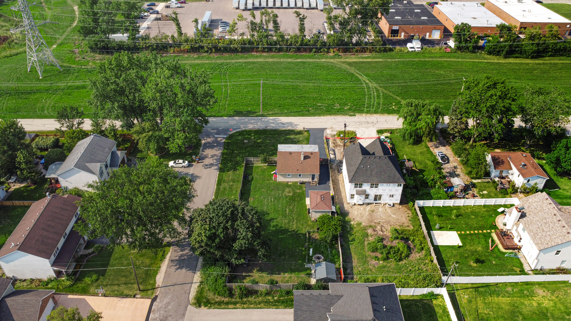 25W277 Doris Avenue Carol Stream, IL 60188 - Photo 24 of 27 an aerial view of a house with a garden
