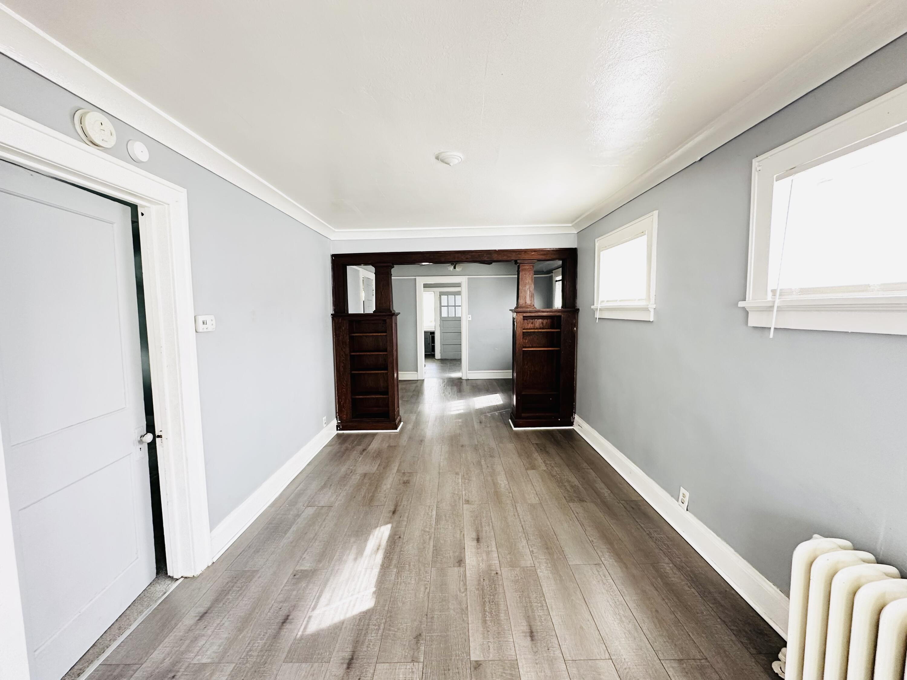 4090 North 7th Street Milwaukee, WI 53209 - Photo 7 of 20 Living room