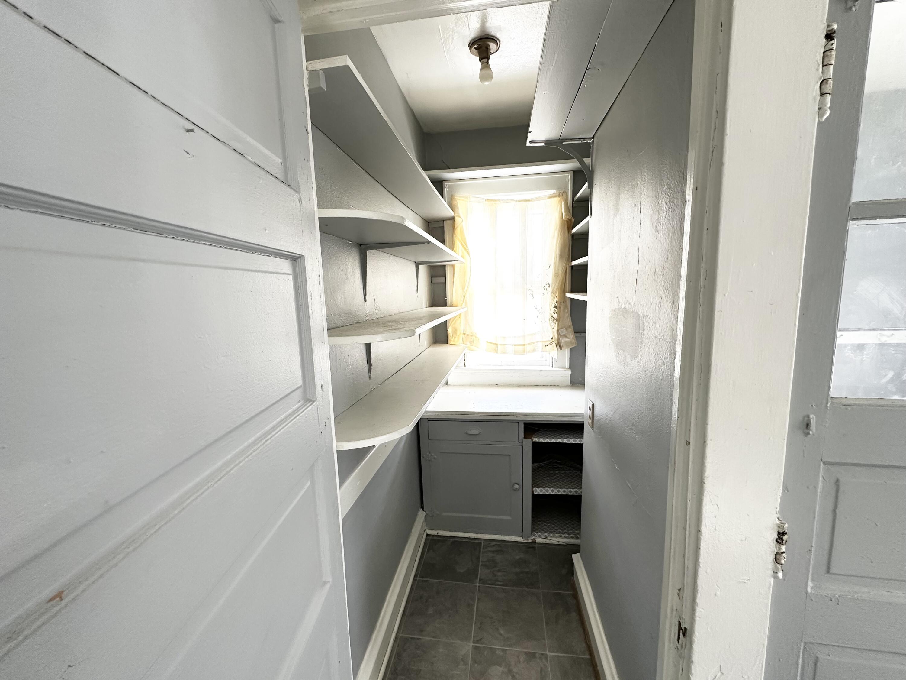 4090 North 7th Street Milwaukee, WI 53209 - Photo 9 of 20 Pantry