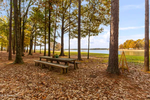 $705,000 | 101 Lakeshore Cove, Madison, MS 39110