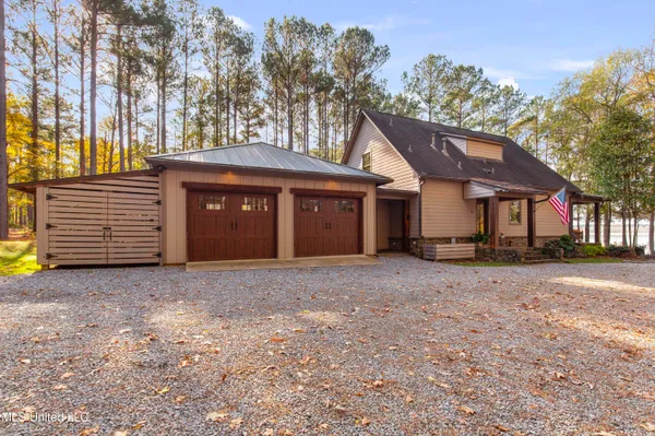 $705,000 | 101 Lakeshore Cove, Madison, MS 39110