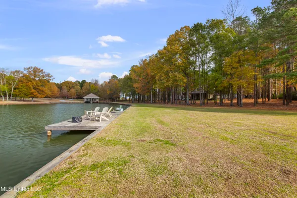 $705,000 | 101 Lakeshore Cove, Madison, MS 39110