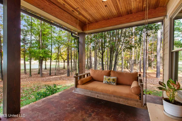 $705,000 | 101 Lakeshore Cove, Madison, MS 39110