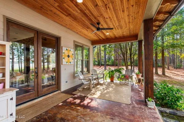 $705,000 | 101 Lakeshore Cove, Madison, MS 39110