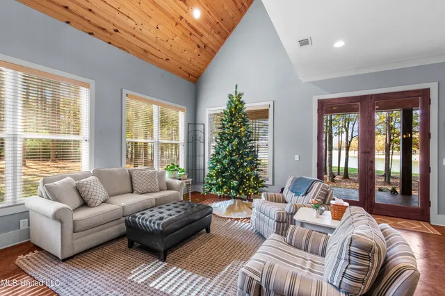 $725,000 | 101 Lakeshore Cove, Madison, MS 39110