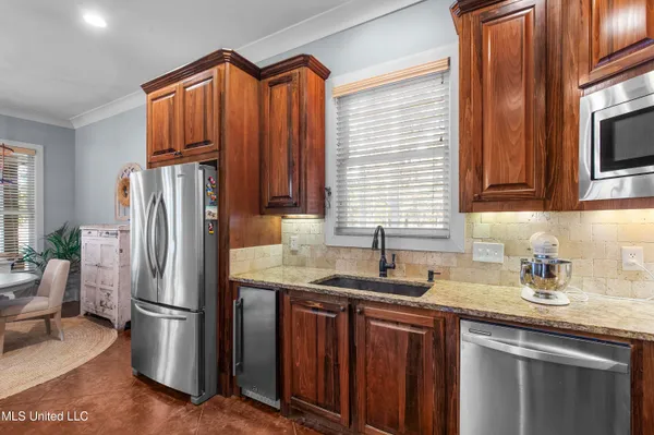 $705,000 | 101 Lakeshore Cove, Madison, MS 39110