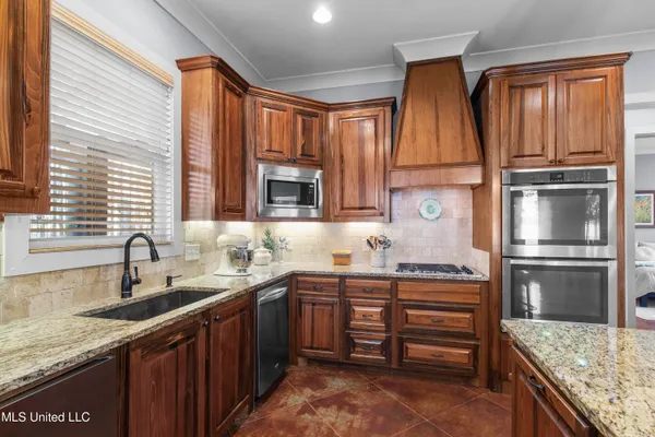 $705,000 | 101 Lakeshore Cove, Madison, MS 39110