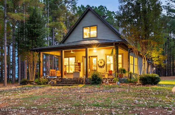 $705,000 | 101 Lakeshore Cove, Madison, MS 39110