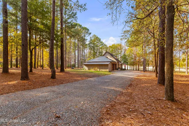 $725,000 | 101 Lakeshore Cove, Madison, MS 39110