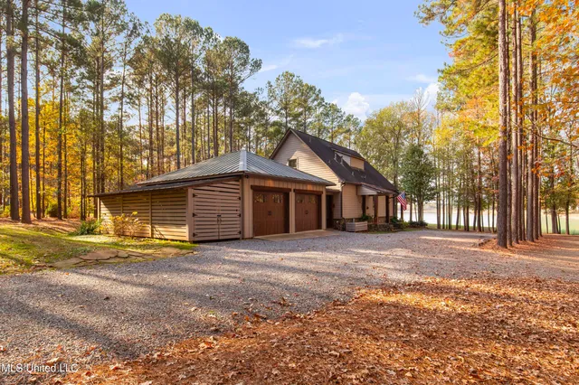 $725,000 | 101 Lakeshore Cove, Madison, MS 39110