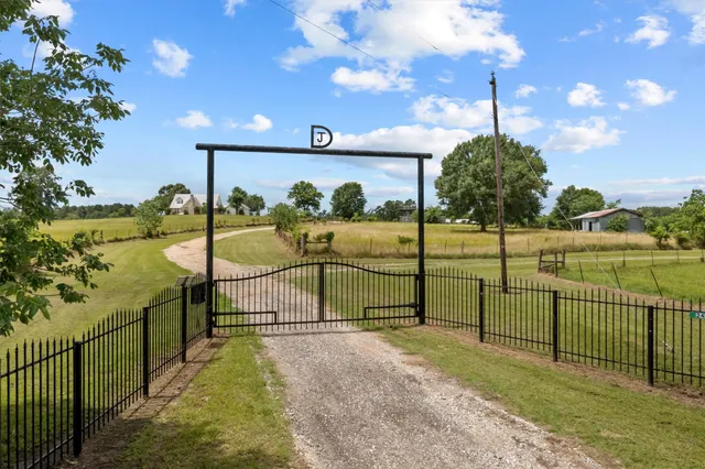 a view of a tennis court