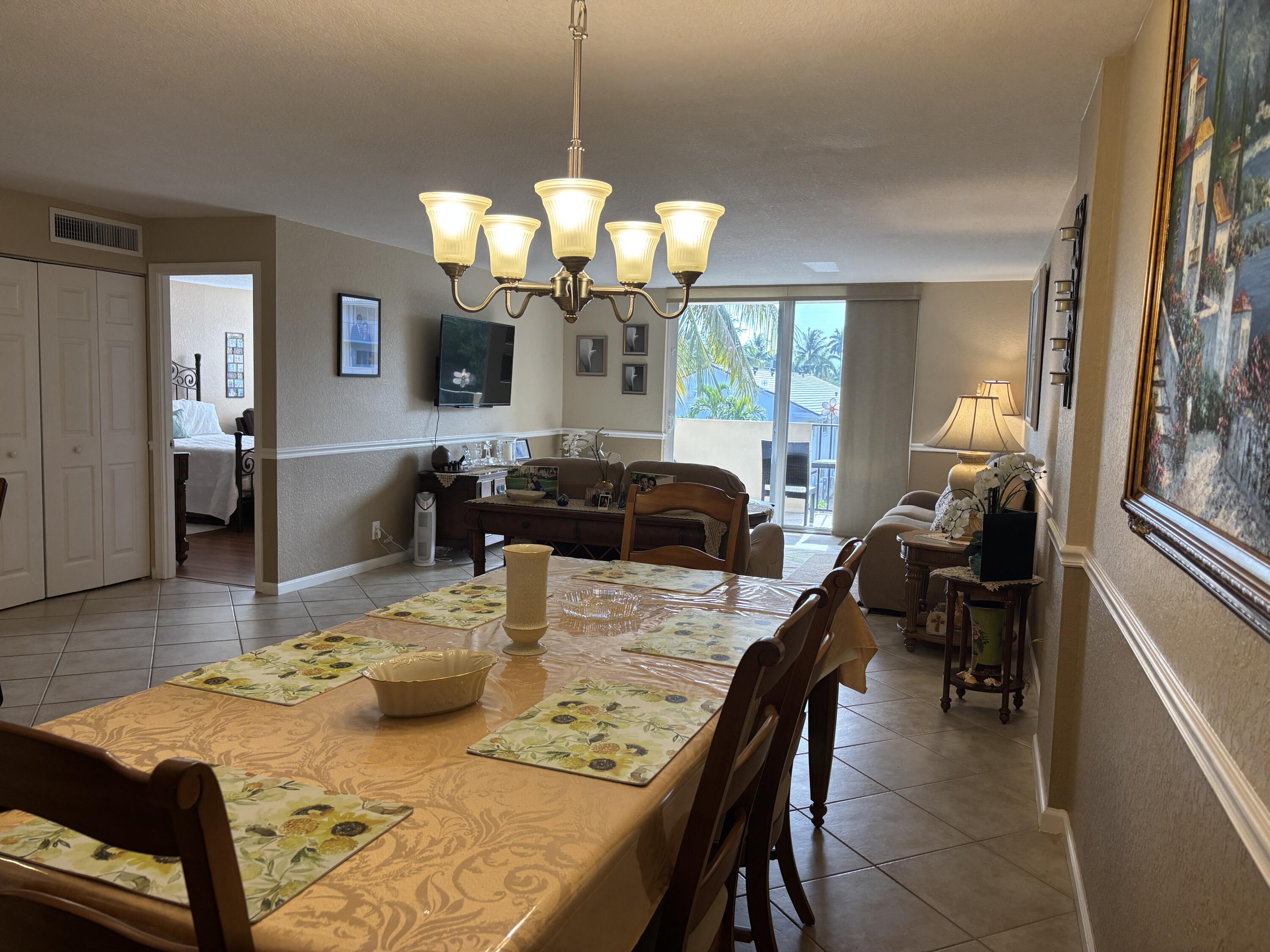 1000 Spanish River Road, Unit 3C Boca Raton, FL 33432 - Photo 5 of 21 DINING ROOM