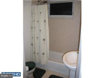 272 Kalos Street Philadelphia, PA 19128 - Photo 7 of 12 Bathroom