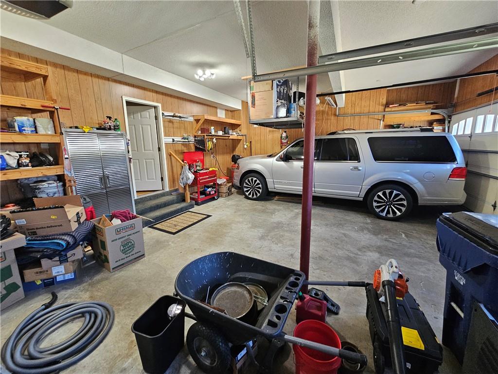 8401 Harbinger Street Lenexa, KS 66219 - Photo 15 of 59