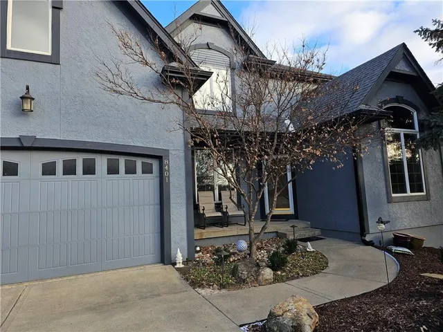 $620,000 | 8401 Harbinger Street, Lenexa, KS 66219