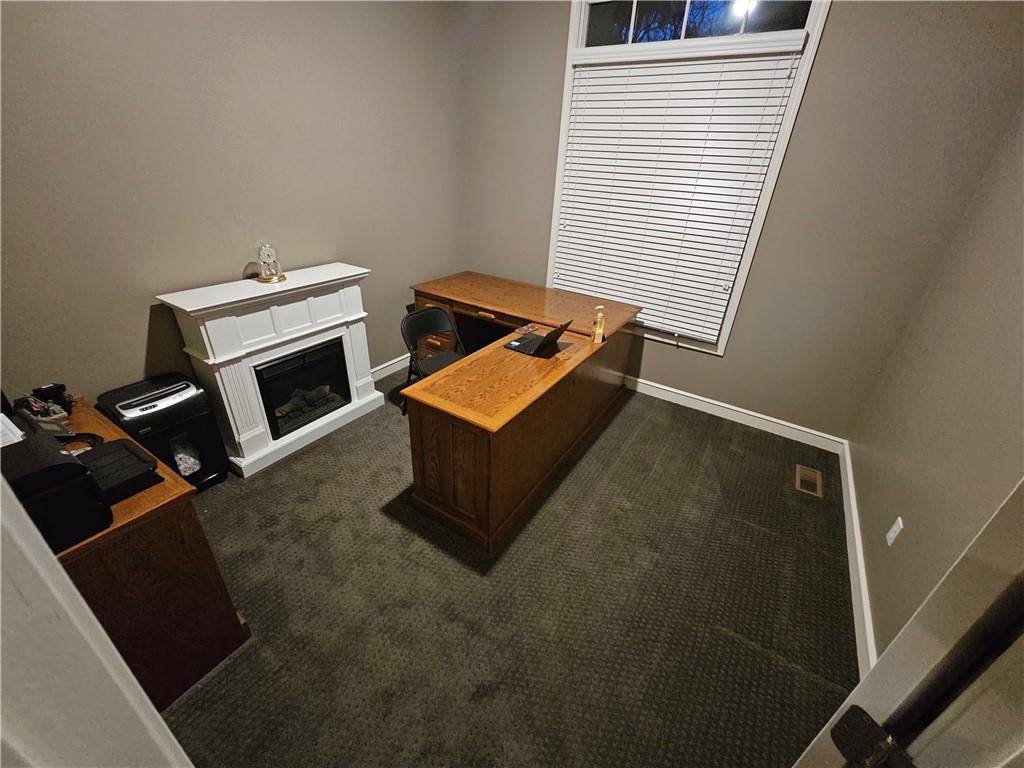 8401 Harbinger Street Lenexa, KS 66219 - Photo 5 of 97