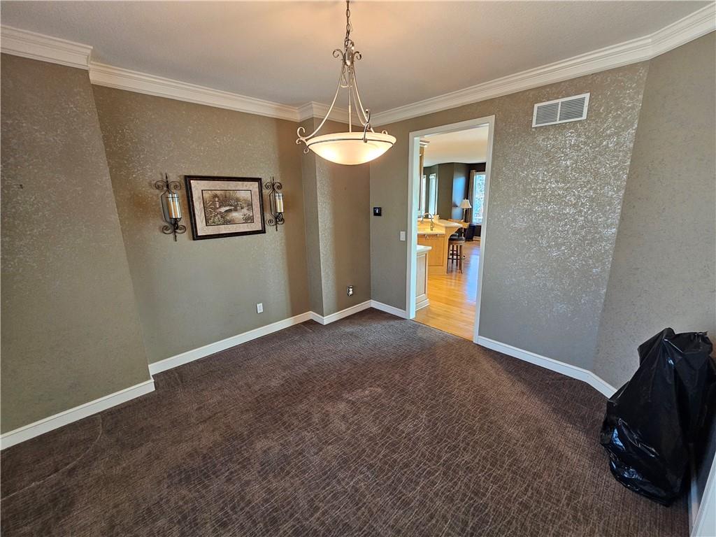 8401 Harbinger Street Lenexa, KS 66219 - Photo 5 of 59