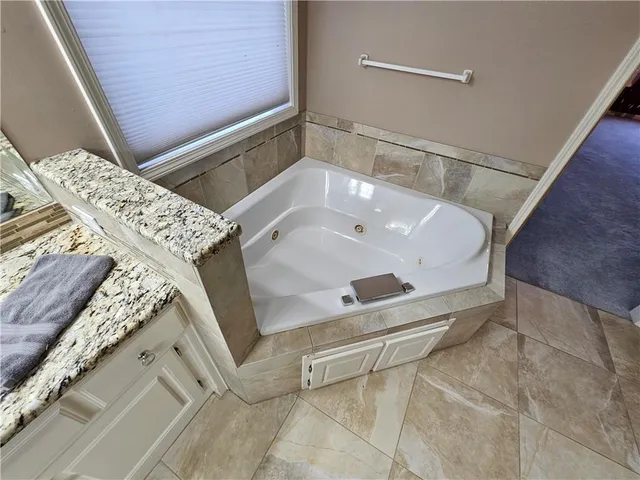 $620,000 | 8401 Harbinger Street, Lenexa, KS 66219