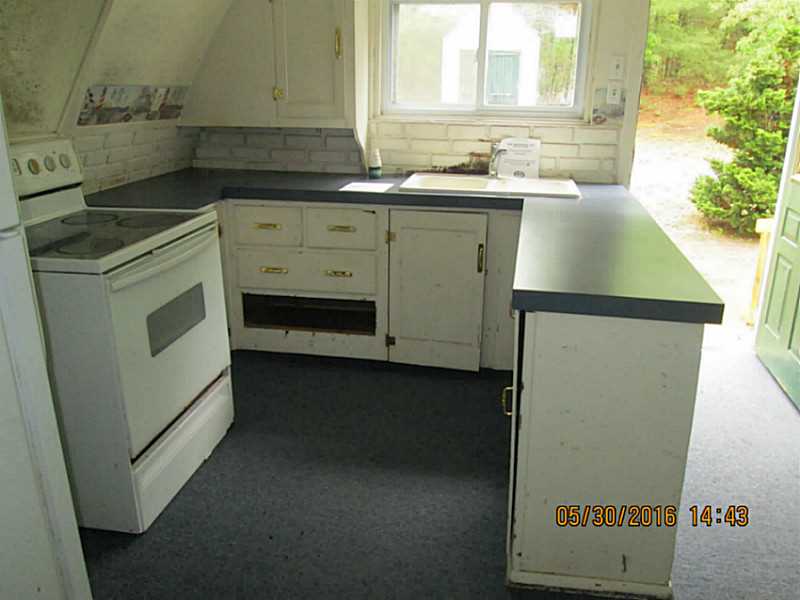 95 Hamburger Road Coventry, RI 02816 - Photo 8 of 12 Kitchen.