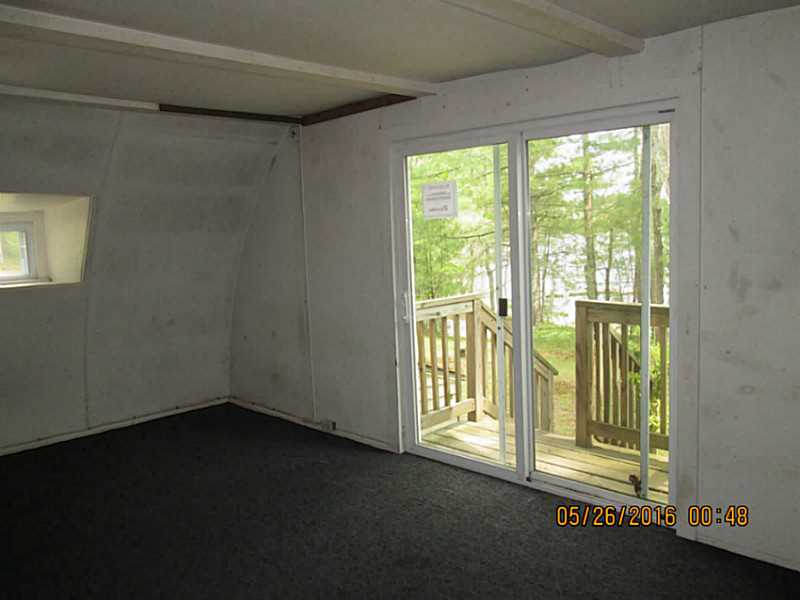 95 Hamburger Road Coventry, RI 02816 - Photo 10 of 12 Living Room.