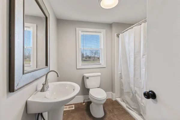 $544,000 | 405 Fairfield Road, Bethpage, TN 37022