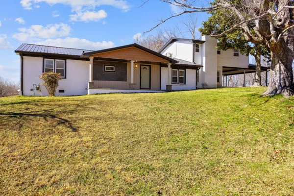 $544,000 | 405 Fairfield Road, Bethpage, TN 37022