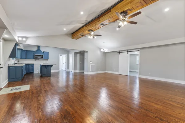 $544,000 | 405 Fairfield Road, Bethpage, TN 37022