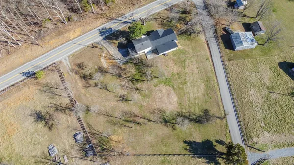 $544,000 | 405 Fairfield Road, Bethpage, TN 37022