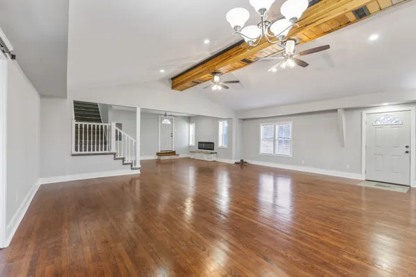 $589,000 | 405 Fairfield Road, Bethpage, TN 37022