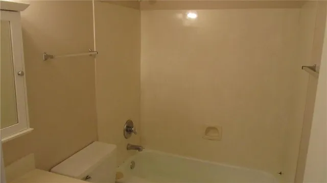 $1,250 | 1429 Hickory Avenue, Unit C, Harahan, LA 70123