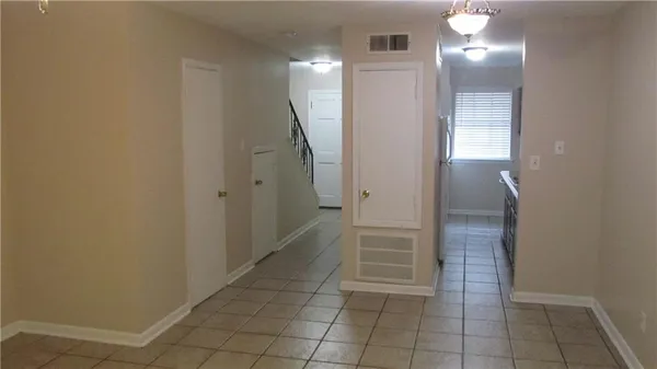 $1,250 | 1429 Hickory Avenue, Unit C, Harahan, LA 70123