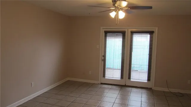 $1,250 | 1429 Hickory Avenue, Unit C, Harahan, LA 70123