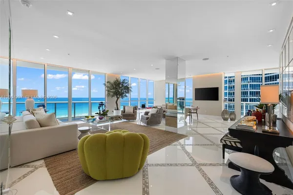 $40,000 | 50 South Pointe Drive, Unit 1502/03, Miami Beach, FL 33139