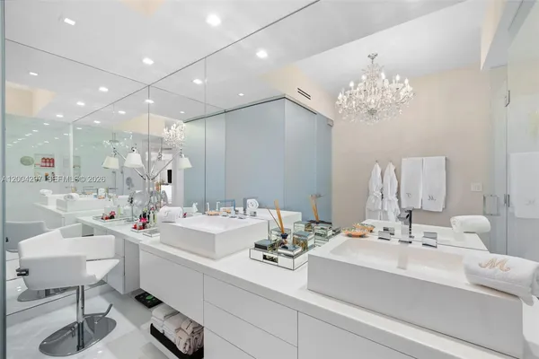 $40,000 | 50 South Pointe Drive, Unit 1502/03, Miami Beach, FL 33139