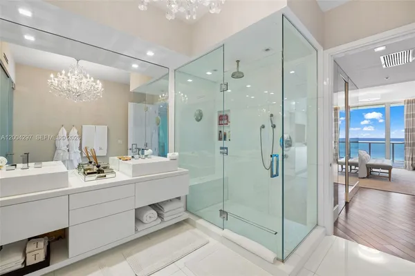 $40,000 | 50 South Pointe Drive, Unit 1502/03, Miami Beach, FL 33139