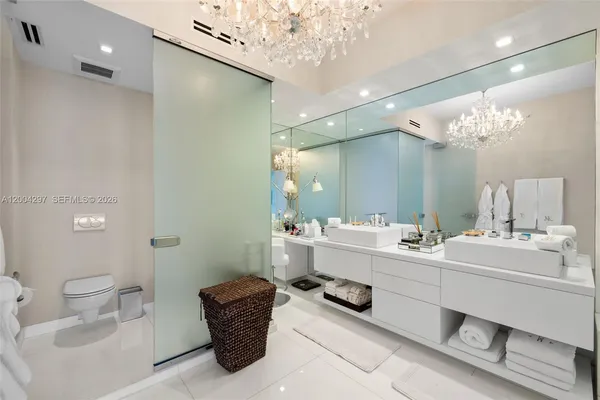$40,000 | 50 South Pointe Drive, Unit 1502/03, Miami Beach, FL 33139