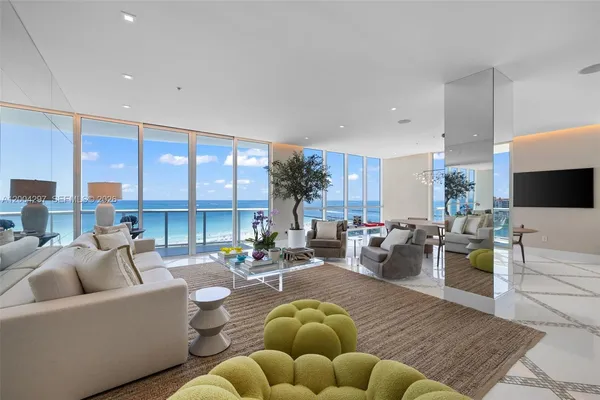 $40,000 | 50 South Pointe Drive, Unit 1502/03, Miami Beach, FL 33139