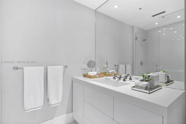 $40,000 | 50 South Pointe Drive, Unit 1502/03, Miami Beach, FL 33139