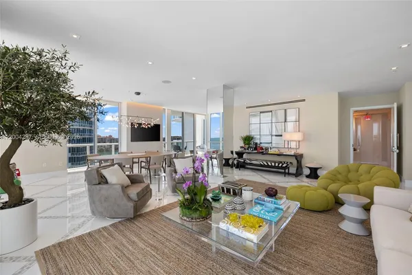 $40,000 | 50 South Pointe Drive, Unit 1502/03, Miami Beach, FL 33139