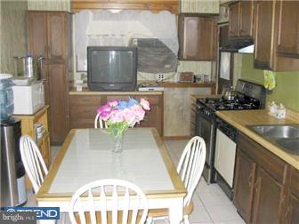 729 Atwood Road Philadelphia, PA 19151 - Photo 8 of 12 Kitchen