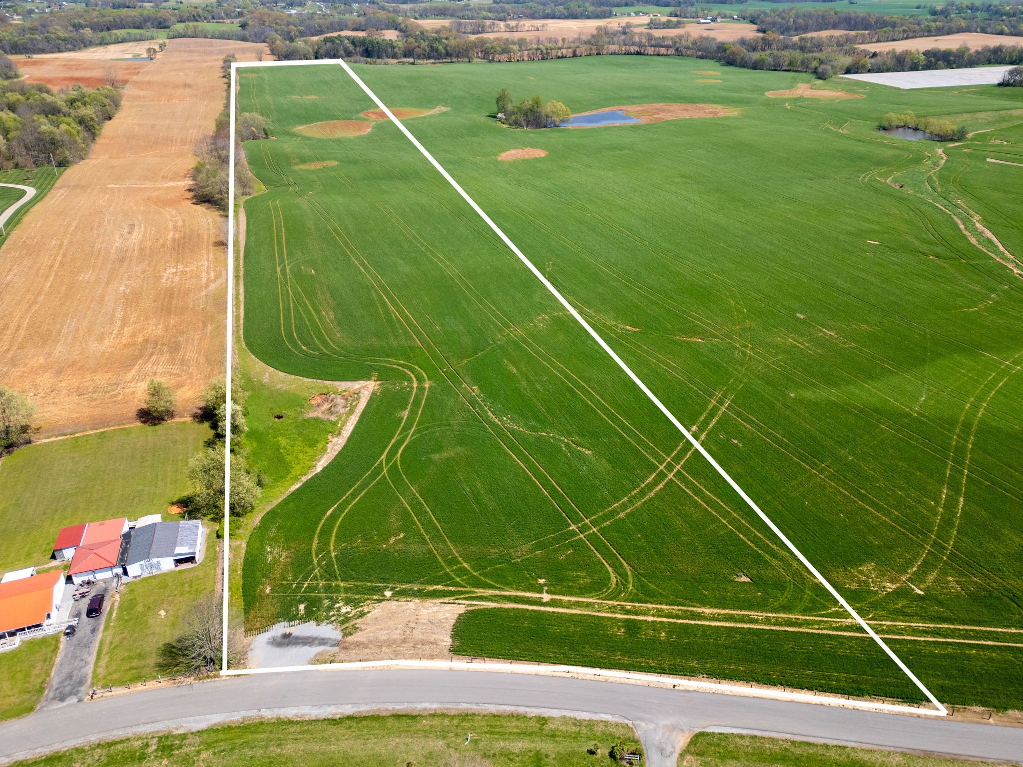 a view of a tennis court